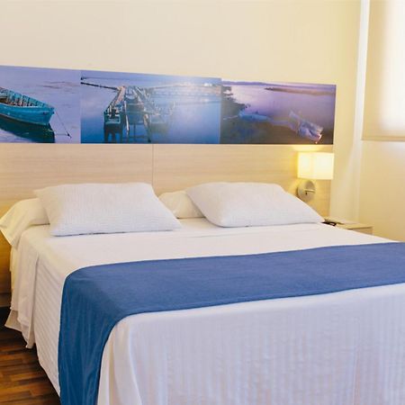 Hotel L'Algadir Del Delta El Poble Nou del Delta Rom bilde
